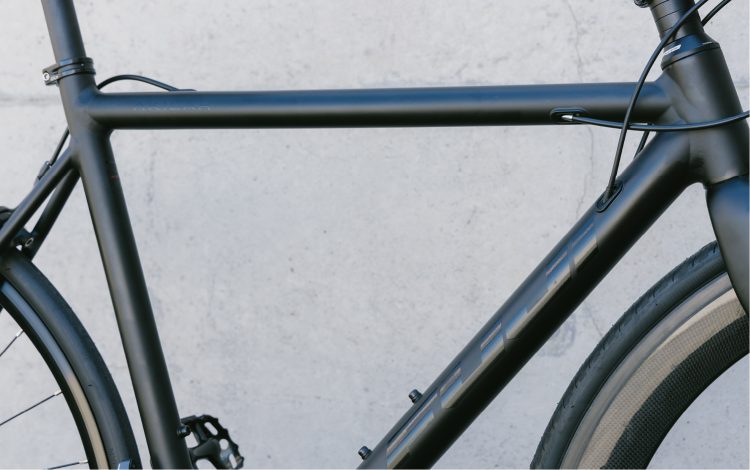 ベストスポーツ FUJI（フジ）製品。FUJI AKILAH 56 2025 25AKLABL56
