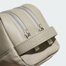 ベストスポーツ adidas（アディダス）製品。adidas メタルロゴ ジップポーチ 25SS KVH46