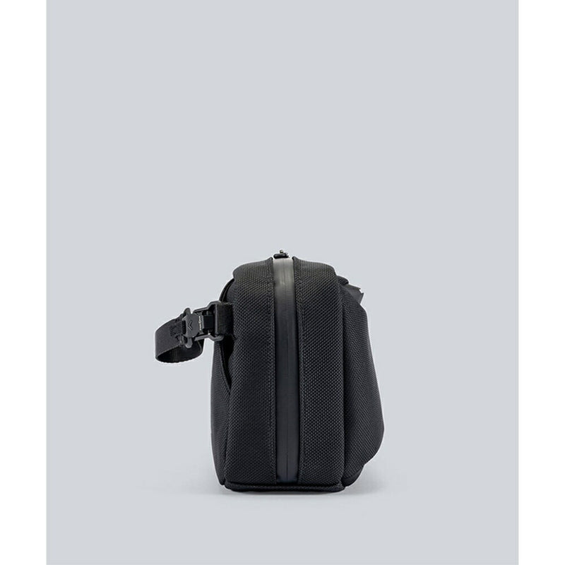ベストスポーツ DESCENTE GOLF（デサントゴルフ）製品。DESCENTE GOLF FABRIC & TECH ミニポーチ 25SS DG5SBZ10M