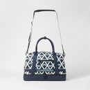 ベストスポーツ J.LINDEBERG（ジェイリンドバーグ）製品。J.LINDEBERG VESSELコラボ プリントボストンバッグ 24SS 07381402