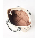 ベストスポーツ Munsingwear（マンシングウェア）製品。Munsingwear グリーンキーパーペンギンデザイン刺繍飛び柄トートバッグ 25SS MG5STT04L