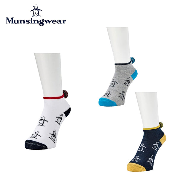ゴルフ用品 2024年春夏 Munsingwear（マンシングウェア）製品。Munsingwear アンクル丈 梵天付きペンギン飛び柄ソックス 24SS MGCXJB03