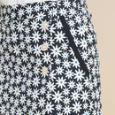 ベストスポーツ Callaway（キャロウェイ）製品。Callaway キャロウェイ レディース ゴルフウェア スカート デイジープリントストライプドビースカート C23128211 23SS 春夏 ストレッチ インナーショートパンツ型 デイジーフラワー ポリエステル ネイビー パープル イエロー