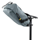 ベストスポーツ evoc（イーボック）製品。EVOC イーボック メンズ 自転車 サドルバッグ シートパックBOAWP8 100611121 23SS 春夏 ボアフィットシステム 防水 安定性 ポリエステル カーボングレー スティール