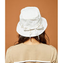 ベストスポーツ le coq sportif（ルコックスポルティフ）製品。Le coq sportif ルコック レディース ゴルフ 帽子 バイザー ロゴリボン付きバケットハット QGCVJC70W 23SS 春夏 吸汗速乾 抗菌防臭 サイズ調整仕様 綿 ポリエステル ネイビー ホワイト