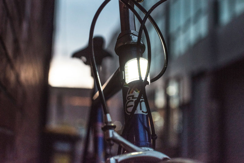 ベストスポーツ KNOG（ノグ）製品。KNOG ノグ 自転車 フロントライト LIL’ COBBER FRONT リルコバー フロント USB充電 110ルーメン 防水 LEDライト