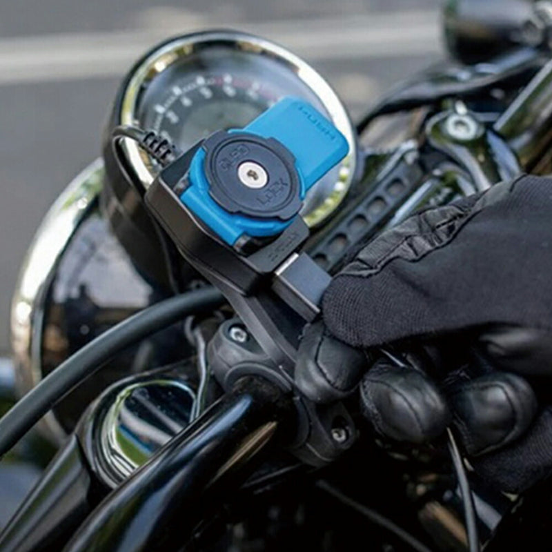 ベストスポーツ Quad Lock（クアッドロック）製品。Quad Lock Motorcycle USB Charger